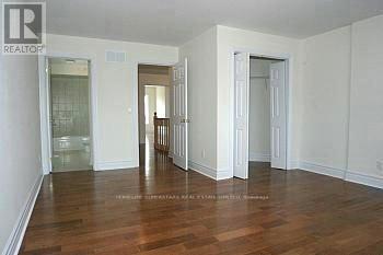 1379 Norenko Court, Mississauga, Ontario  L5V 2M8 - Photo 7 - W12572120