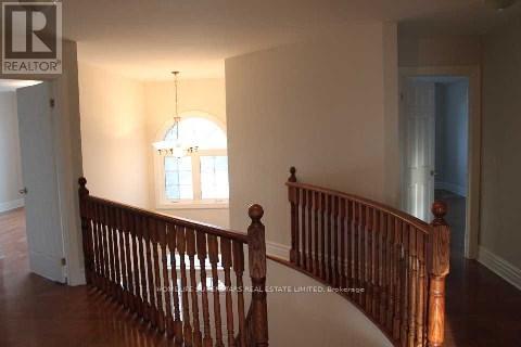 1379 Norenko Court, Mississauga, Ontario  L5V 2M8 - Photo 4 - W12572120