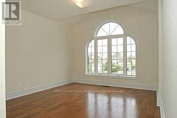 1379 Norenko Court, Mississauga, Ontario  L5V 2M8 - Photo 5 - W12572120