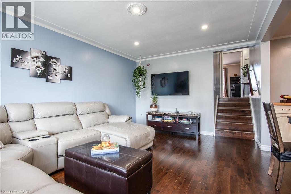 77 Roberts Crescent, Kitchener, Ontario  N2E 1A6 - Photo 9 - 40786114