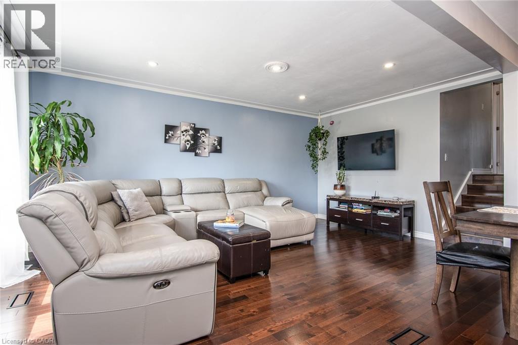 77 Roberts Crescent, Kitchener, Ontario  N2E 1A6 - Photo 8 - 40786114