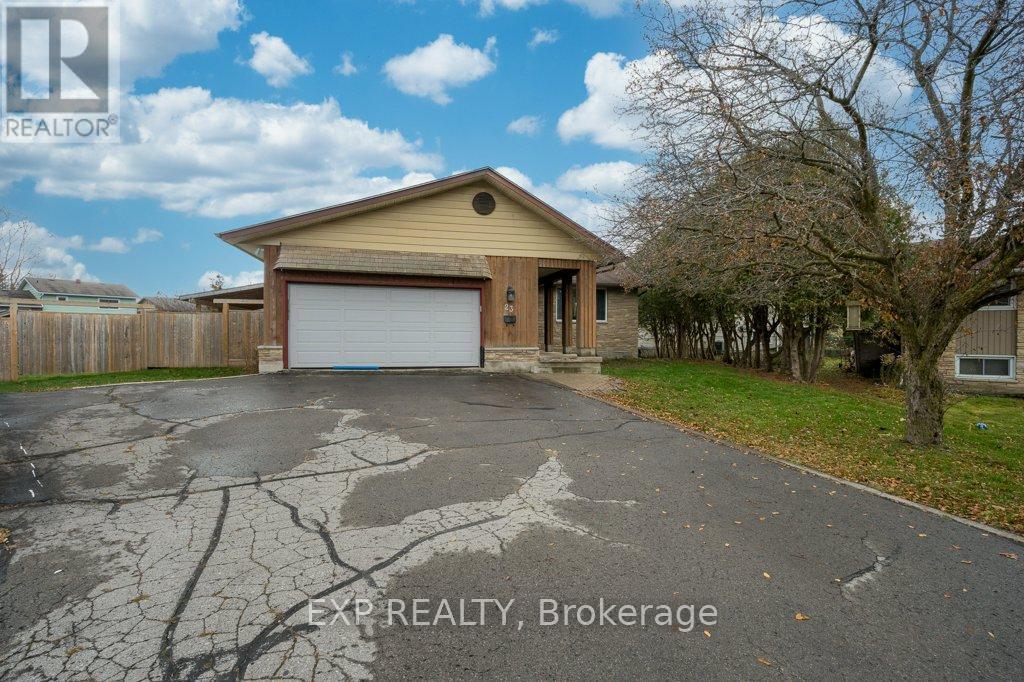23 Panelas Crescent, Quinte West, Ontario  K8V 6A5 - Photo 2 - X12572404