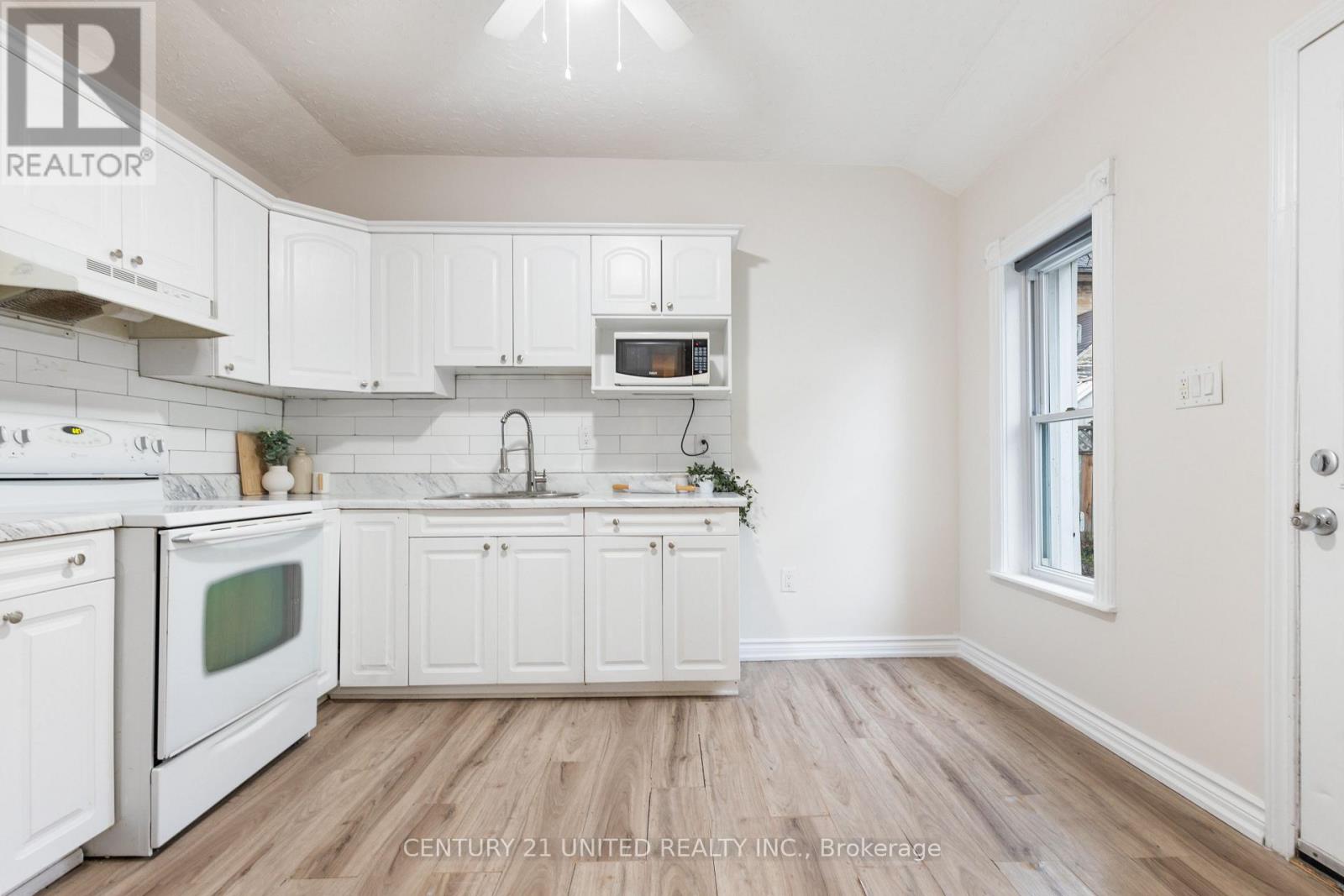 26 Park Street, Peterborough, Ontario  K9J 3V4 - Photo 13 - X12572542