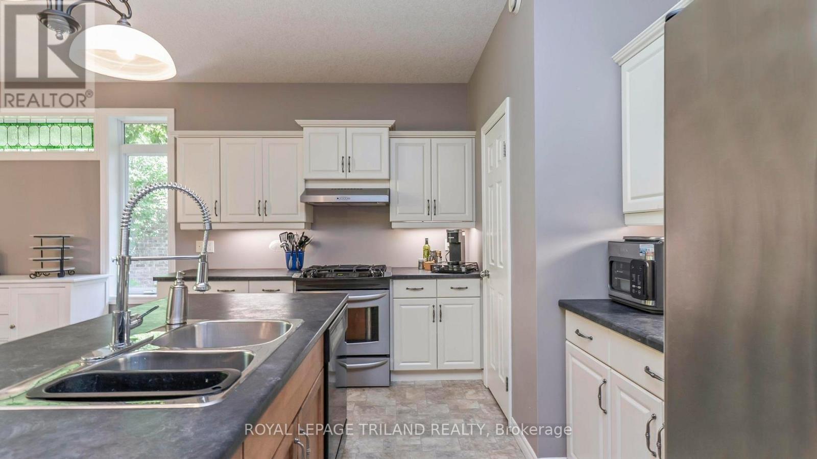 63 Hummingbird Lane, St. Thomas, Ontario  N5R 6M8 - Photo 9 - X12572552