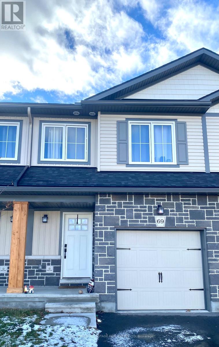 69 Whitcomb Crescent, Smiths Falls, Ontario  K7A 0A2 - Photo 2 - X12572418