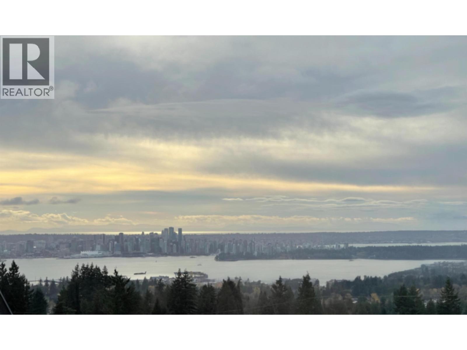 3782 Lonsdale Avenue, North Vancouver, British Columbia  V7N 3K6 - Photo 2 - R3069090