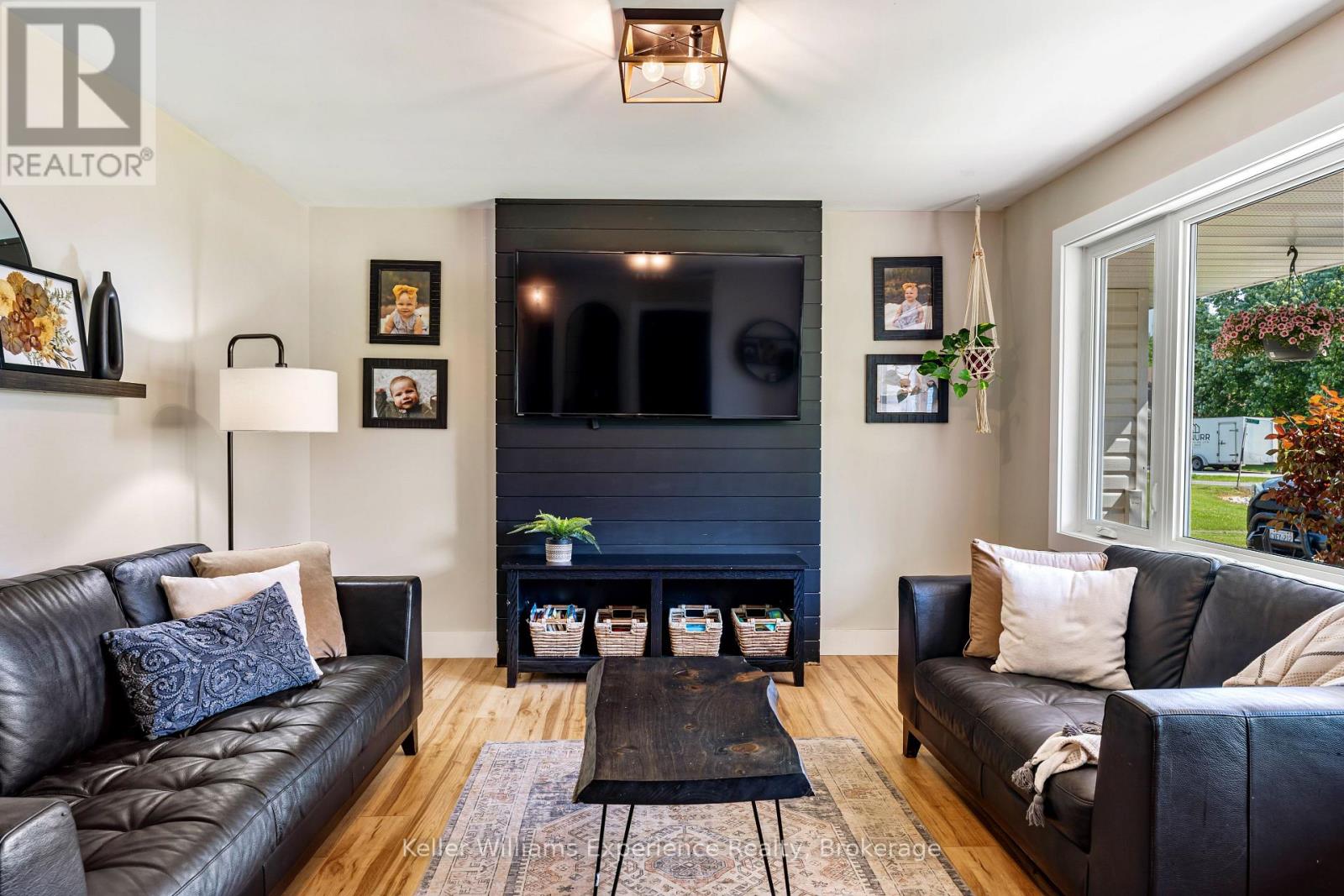 110 Mary Avenue, Georgian Bluffs, Ontario  N4K 5N5 - Photo 5 - X12572508