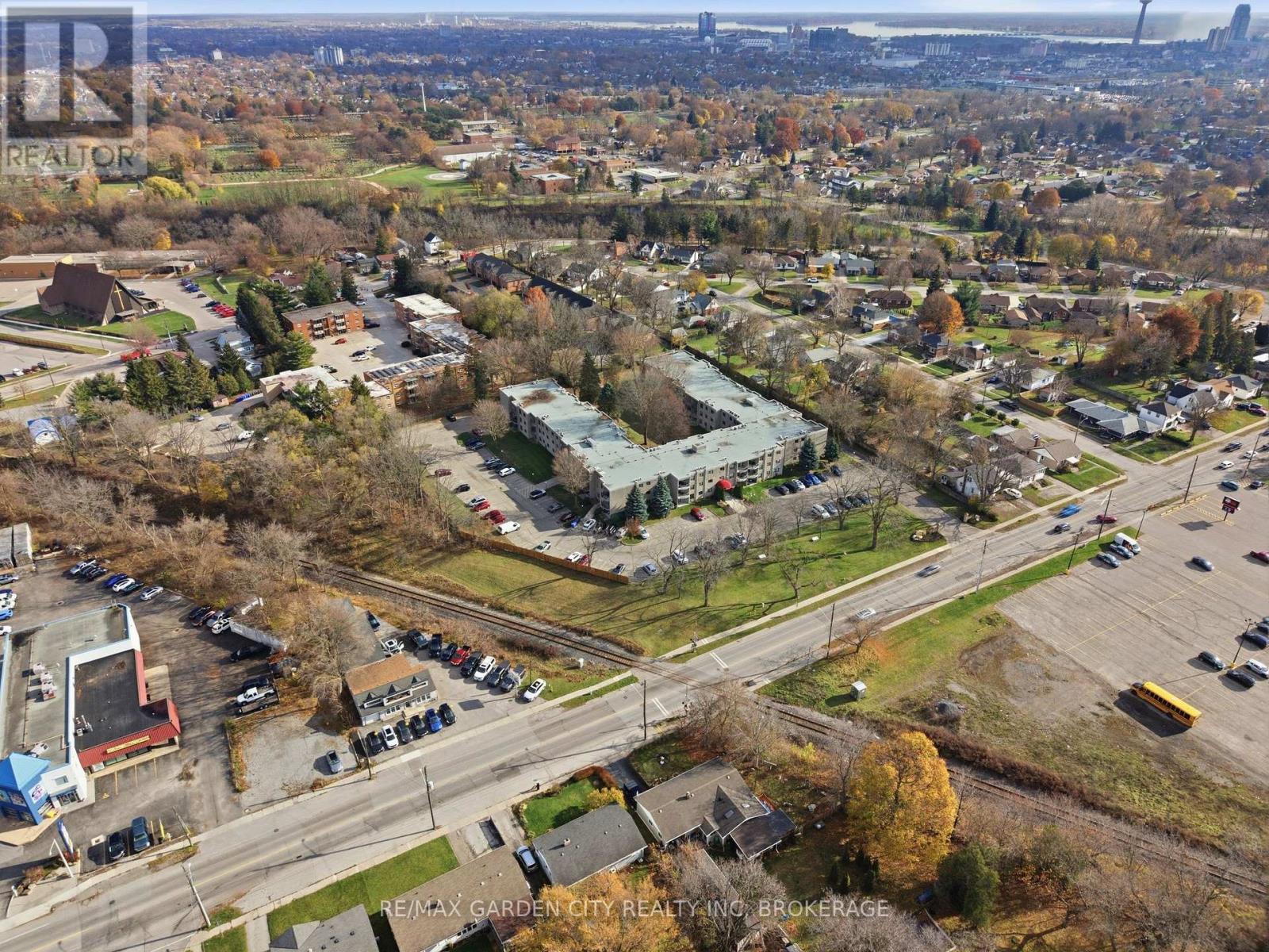 230 - 4658 Drummond Road, Niagara Falls, Ontario  L2E 7E1 - Photo 29 - X12565118