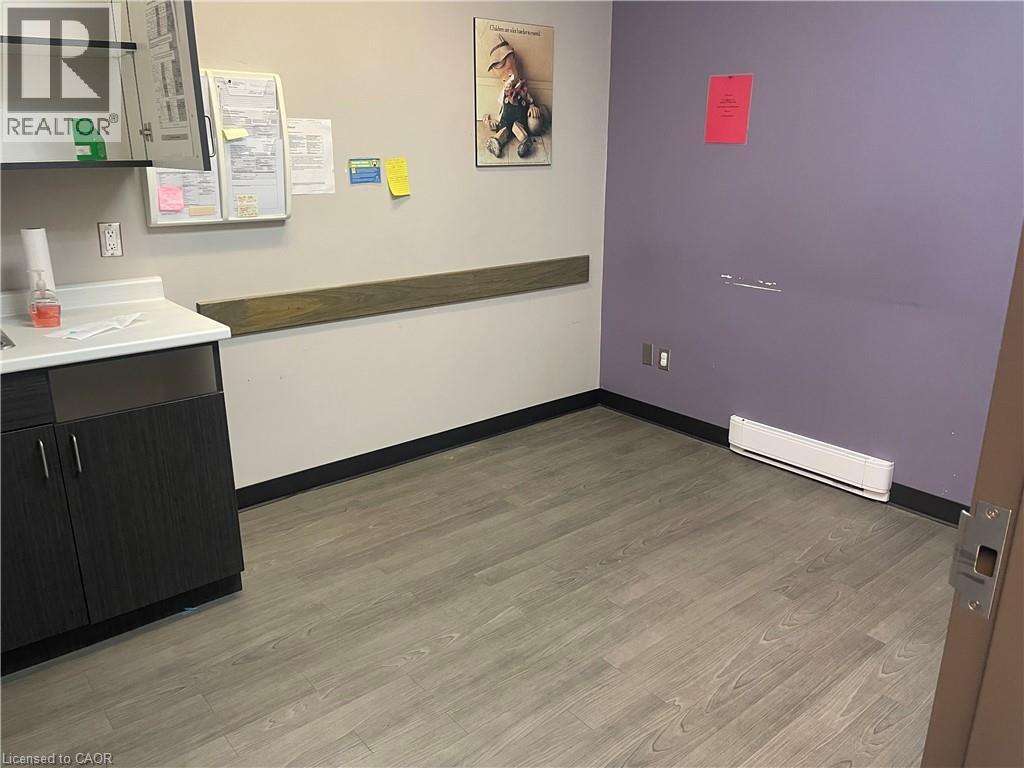 695 Coronation Boulevard Unit# 9, Cambridge, Ontario  N1R 7J9 - Photo 10 - 40790143