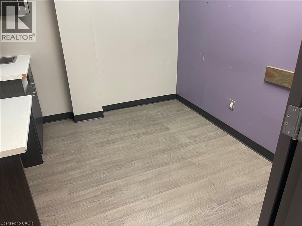 695 Coronation Boulevard Unit# 9, Cambridge, Ontario  N1R 7J9 - Photo 11 - 40790143