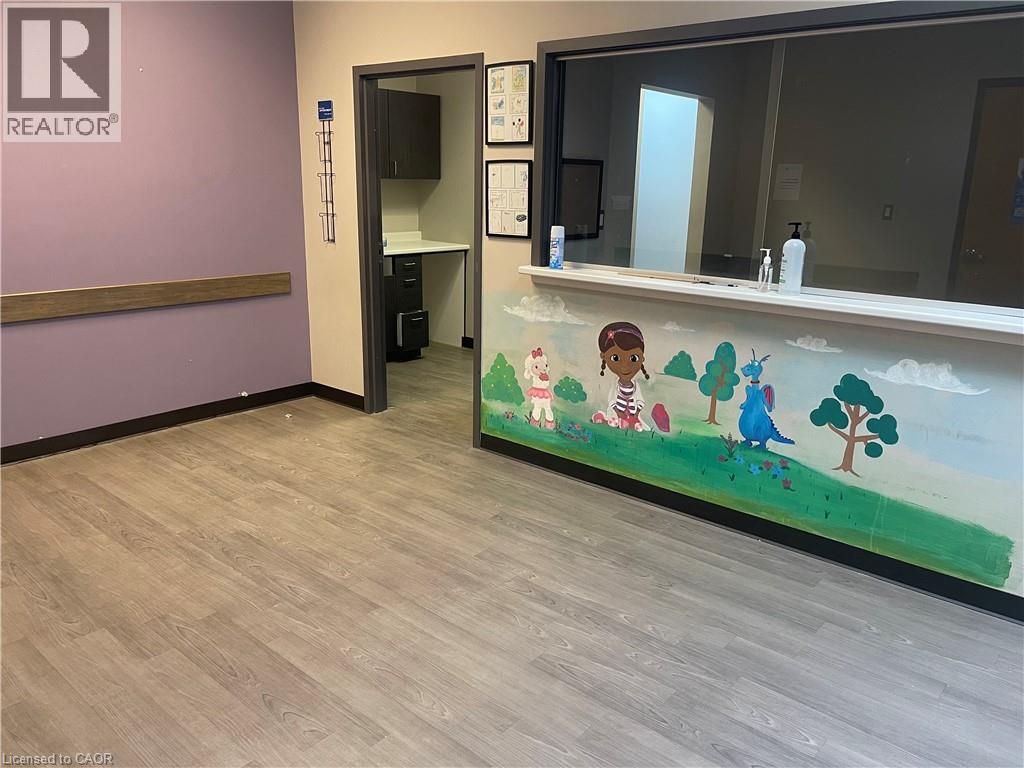 695 Coronation Boulevard Unit# 9, Cambridge, Ontario  N1R 7J9 - Photo 2 - 40790143