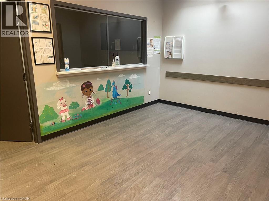 695 Coronation Boulevard Unit# 9, Cambridge, Ontario  N1R 7J9 - Photo 3 - 40790143