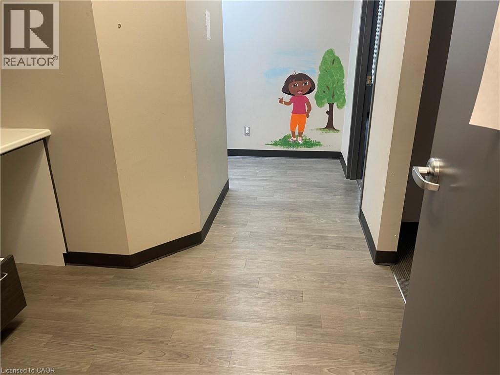 695 Coronation Boulevard Unit# 9, Cambridge, Ontario  N1R 7J9 - Photo 4 - 40790143