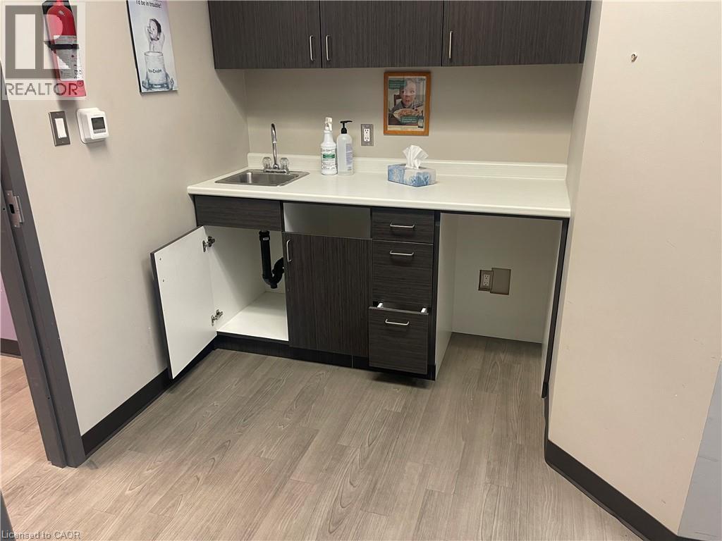 695 Coronation Boulevard Unit# 9, Cambridge, Ontario  N1R 7J9 - Photo 6 - 40790143