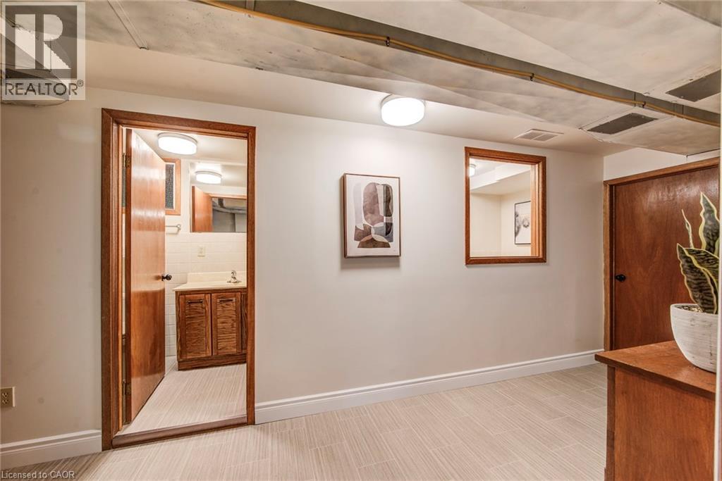 28 Peachwood Court, Kitchener, Ontario  N2B 1S6 - Photo 21 - 40790048