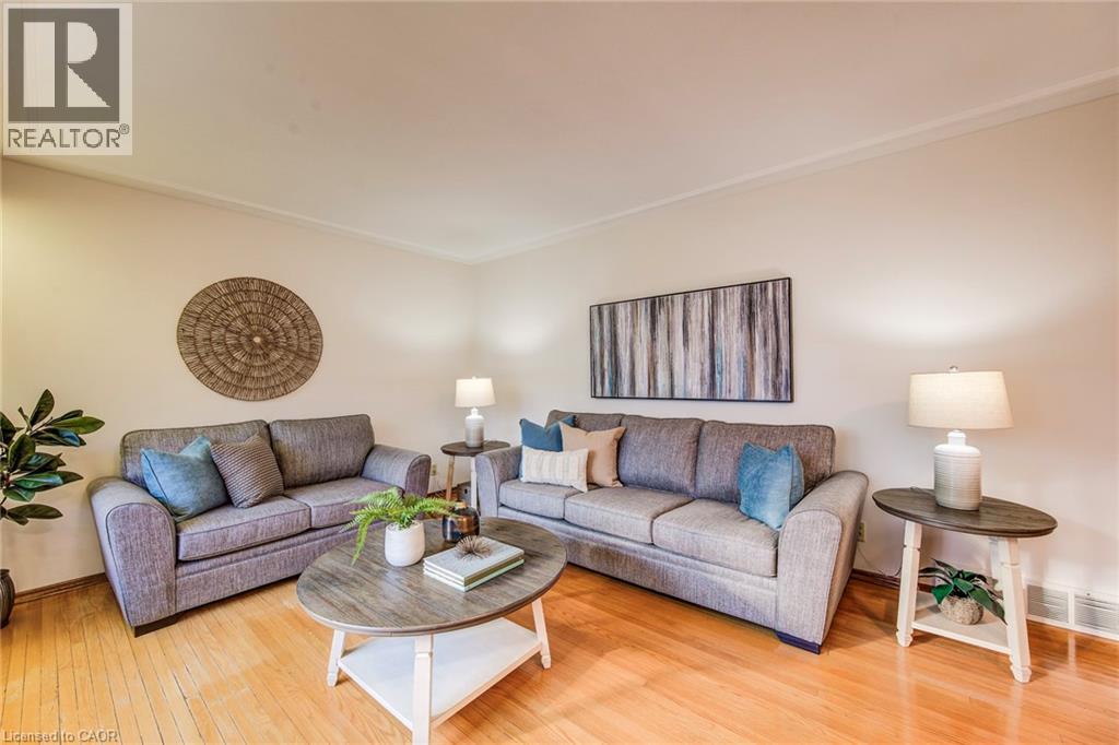 28 Peachwood Court, Kitchener, Ontario  N2B 1S6 - Photo 5 - 40790048