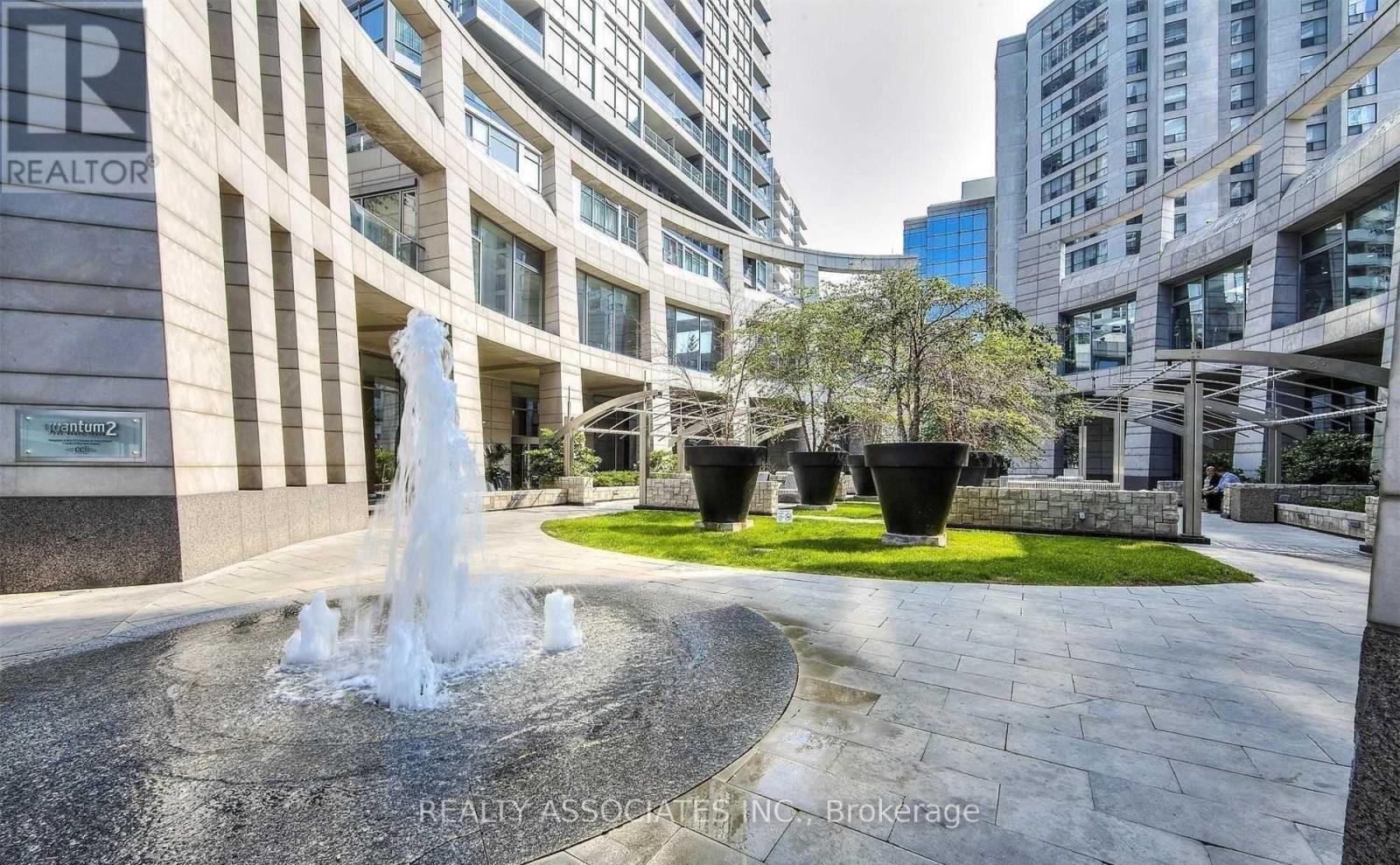 2704 - 2191 Yonge Street, Toronto, Ontario  M4S 2B1 - Photo 3 - C12572388