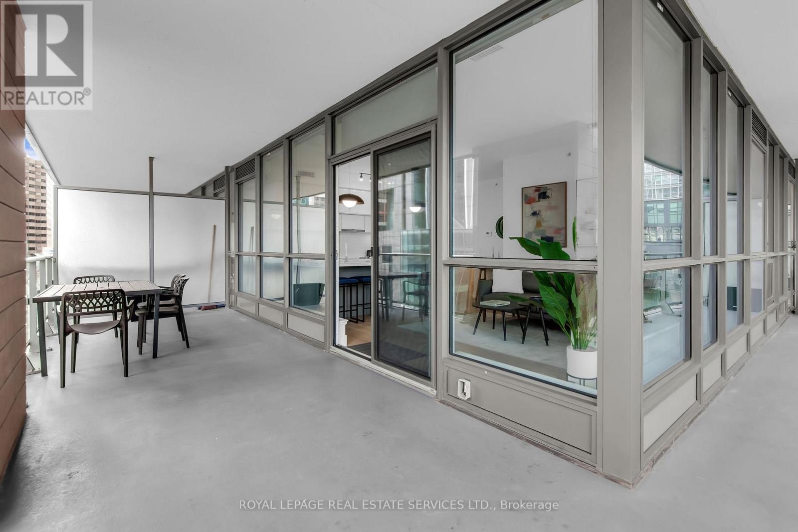 403 - 8 Mercer Street, Toronto, Ontario  M5V 0C4 - Photo 2 - C12572406