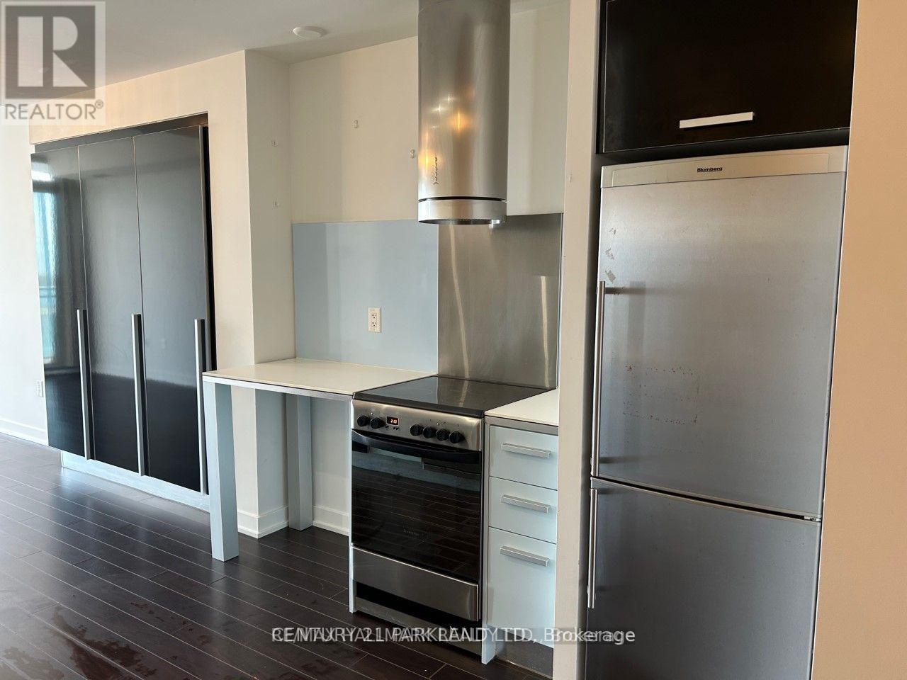 2315 - 38 Dan Leckie Way, Toronto, Ontario  M5V 2V6 - Photo 3 - C12572438