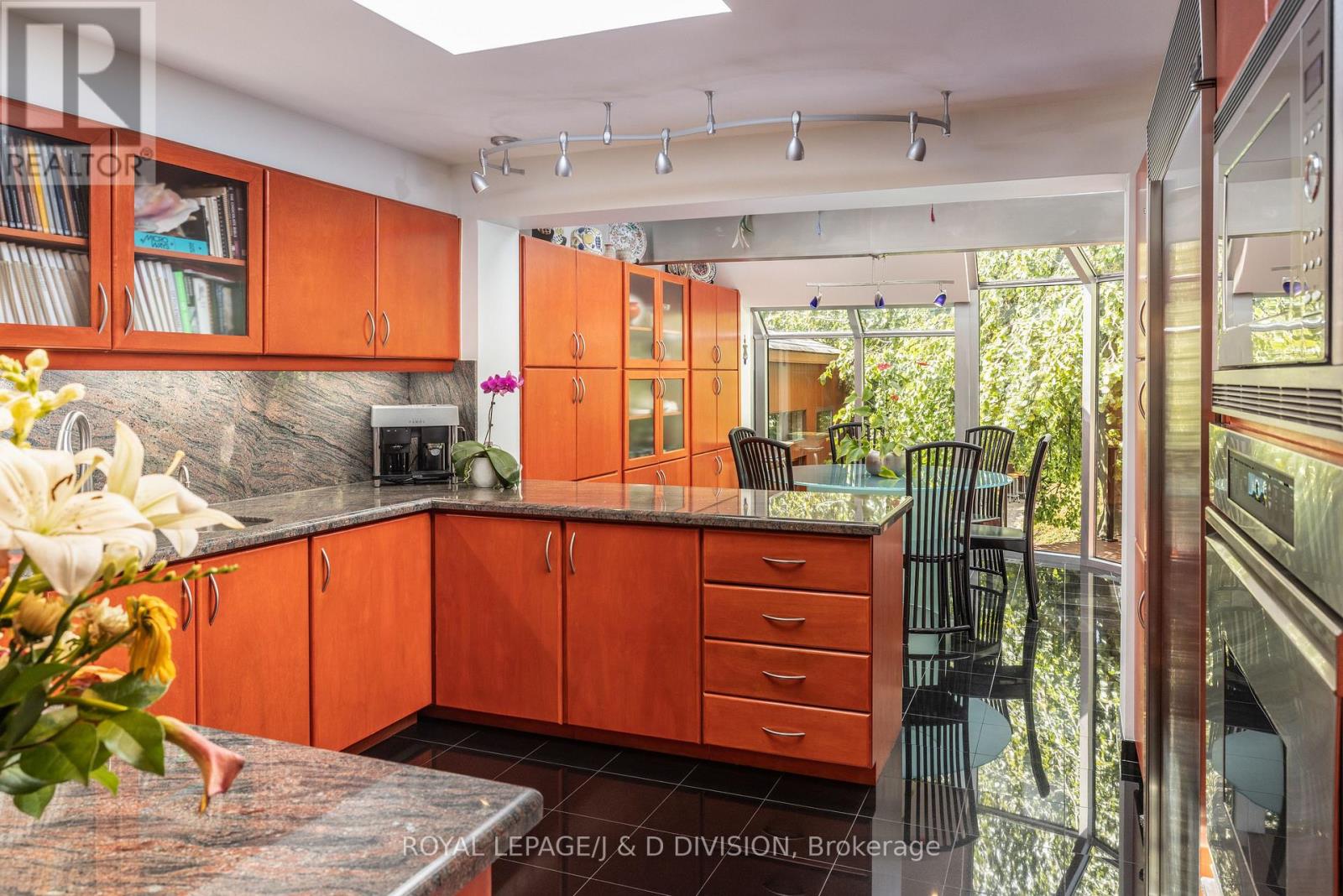 428 Russell Hill Road, Toronto, Ontario  M5P 2S3 - Photo 18 - C12572516