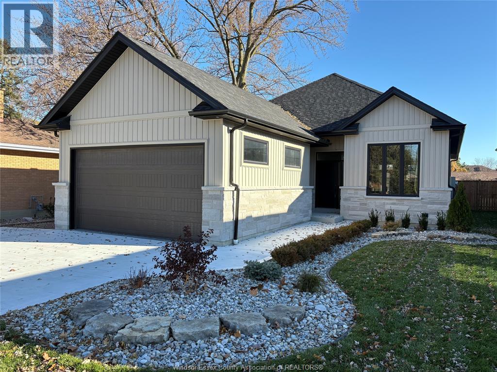 1644 SHAWNEE ROAD, Tecumseh, Ontario