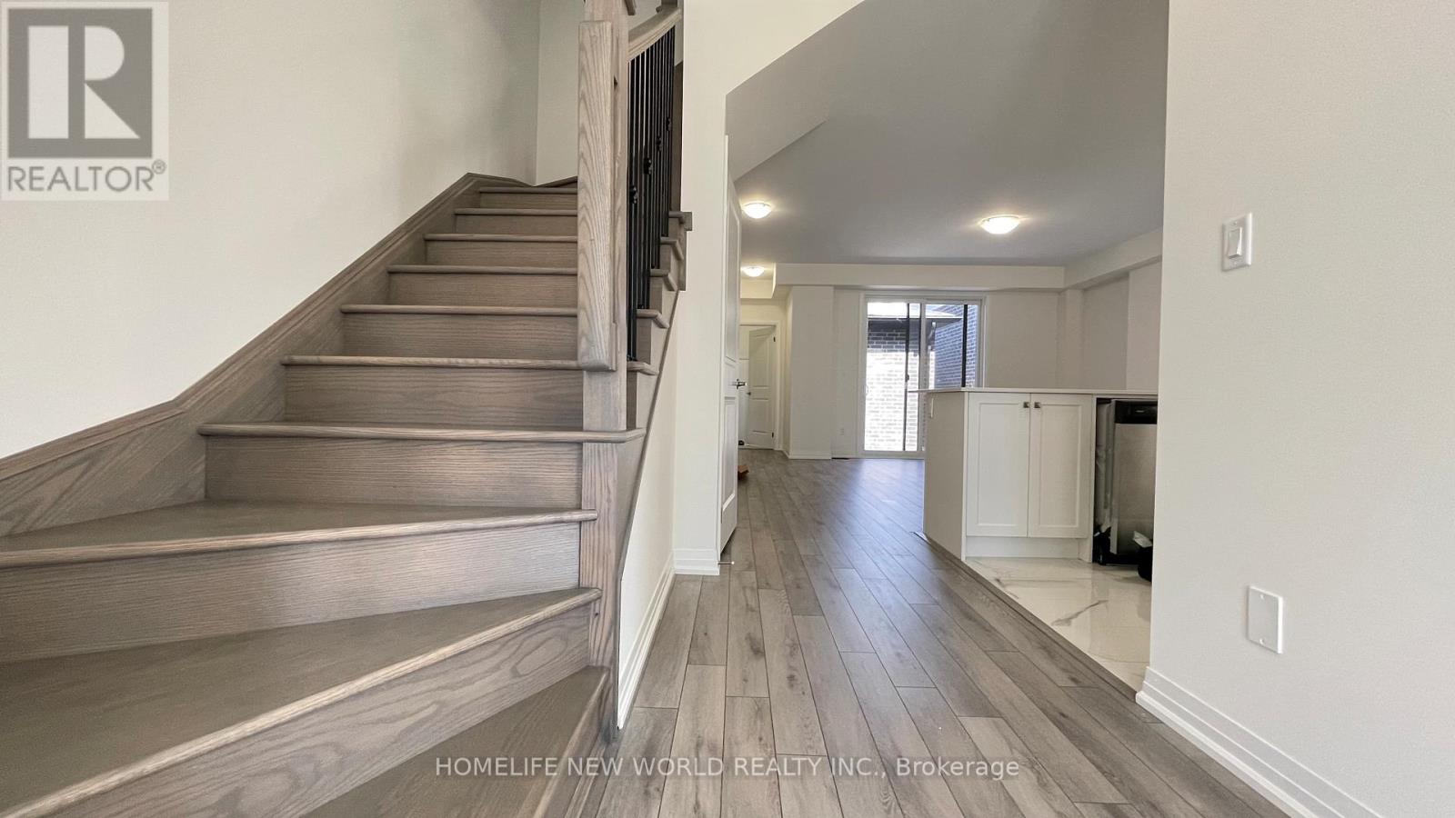 341 Coronation Road, Whitby, Ontario  L1P 0P8 - Photo 4 - E12572386