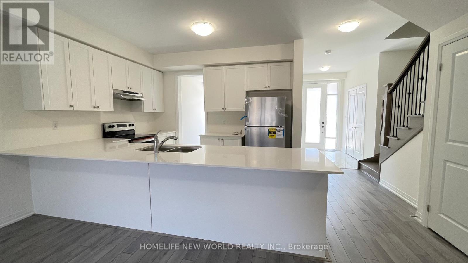 341 Coronation Road, Whitby, Ontario  L1P 0P8 - Photo 5 - E12572386