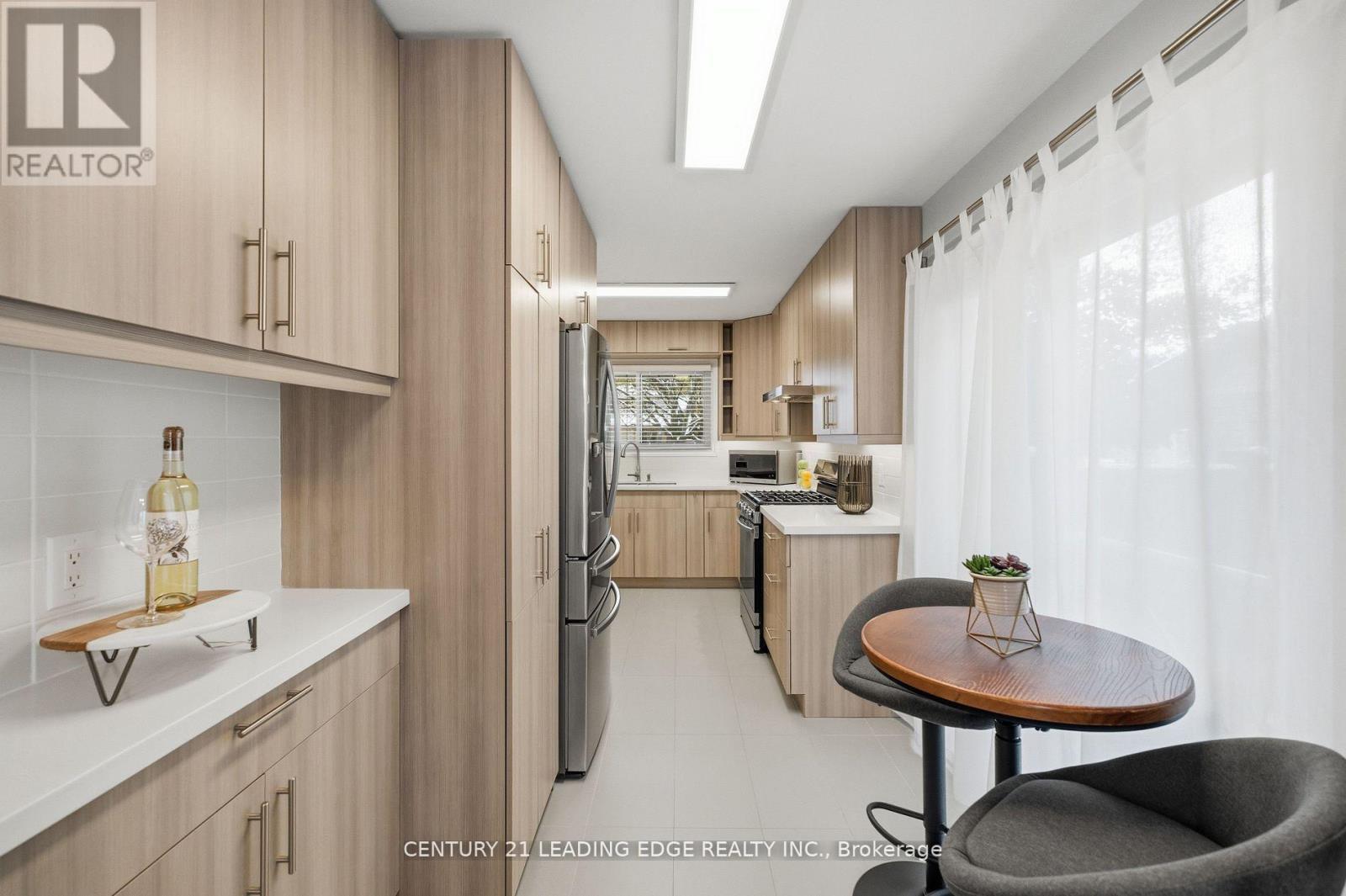 110 Holliday Drive, Whitby, Ontario  L1P 1G5 - Photo 13 - E12572426