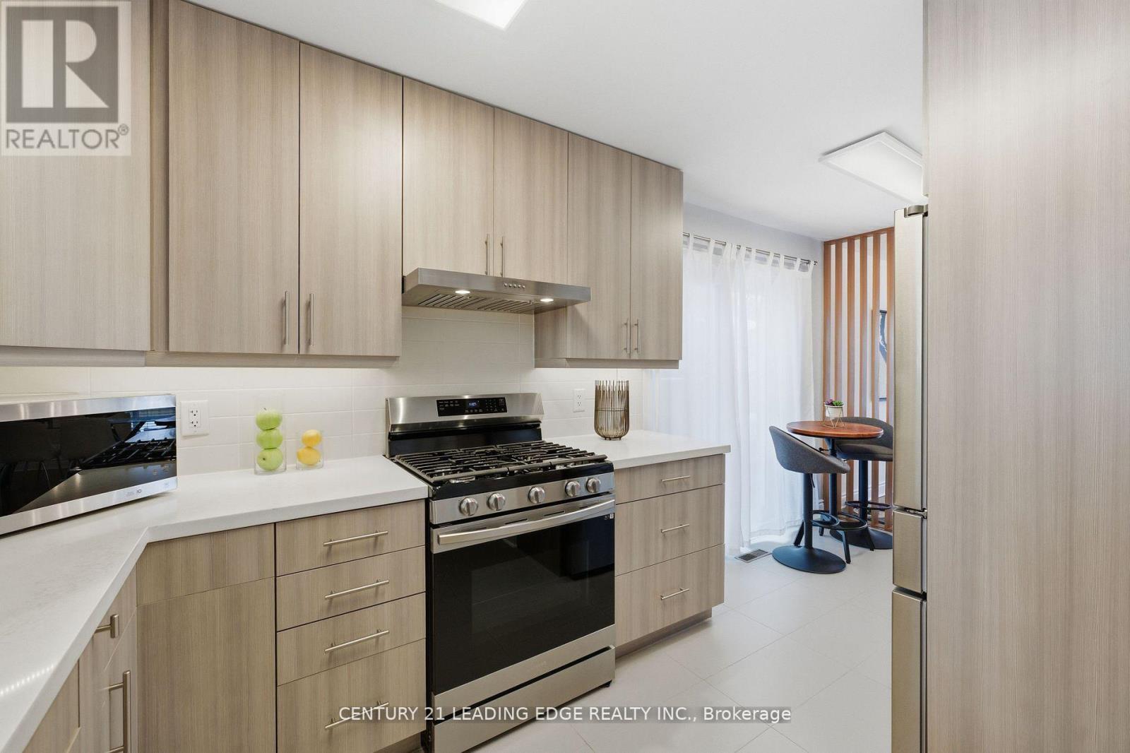 110 Holliday Drive, Whitby, Ontario  L1P 1G5 - Photo 16 - E12572426