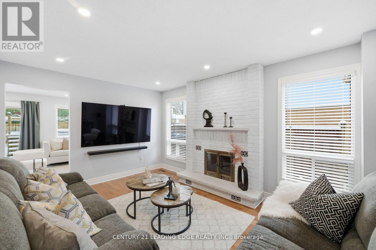 110 Holliday Drive, Whitby, Ontario  L1P 1G5 - Photo 4 - E12572426