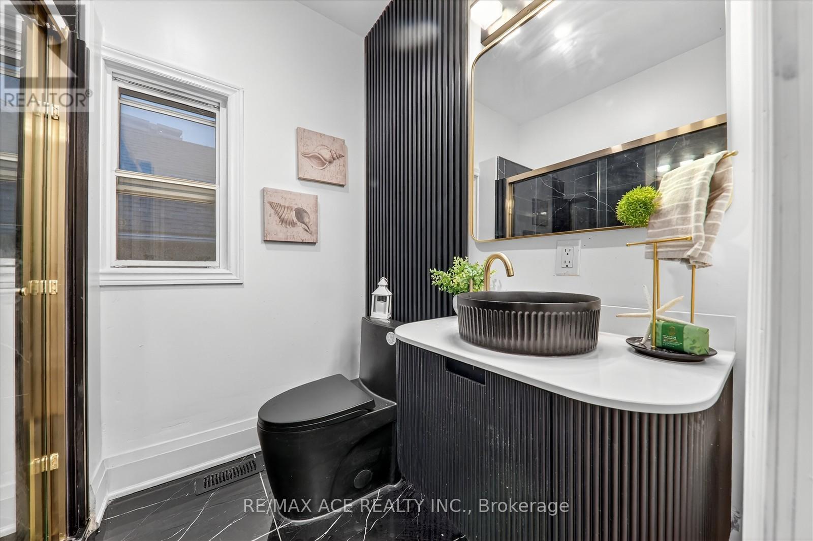 3 Macey Avenue, Toronto, Ontario  M1L 2T6 - Photo 10 - E12572450