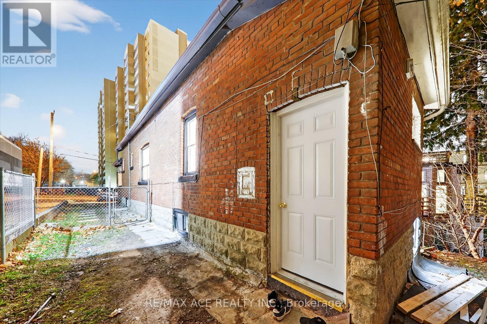 3 Macey Avenue, Toronto, Ontario  M1L 2T6 - Photo 33 - E12572450