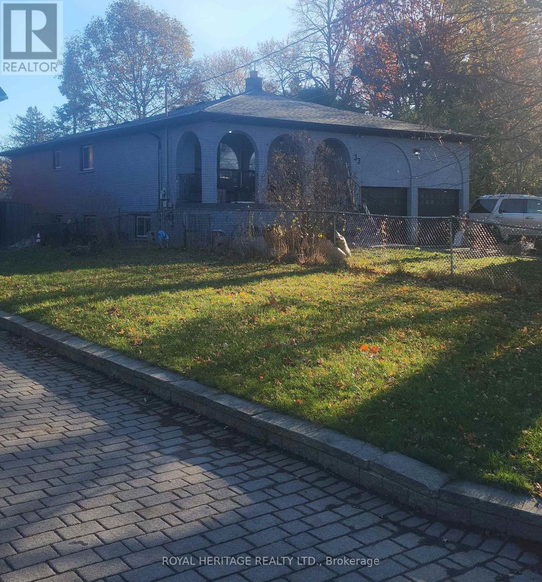 33 HOMESTEAD ROAD, Toronto, Ontario