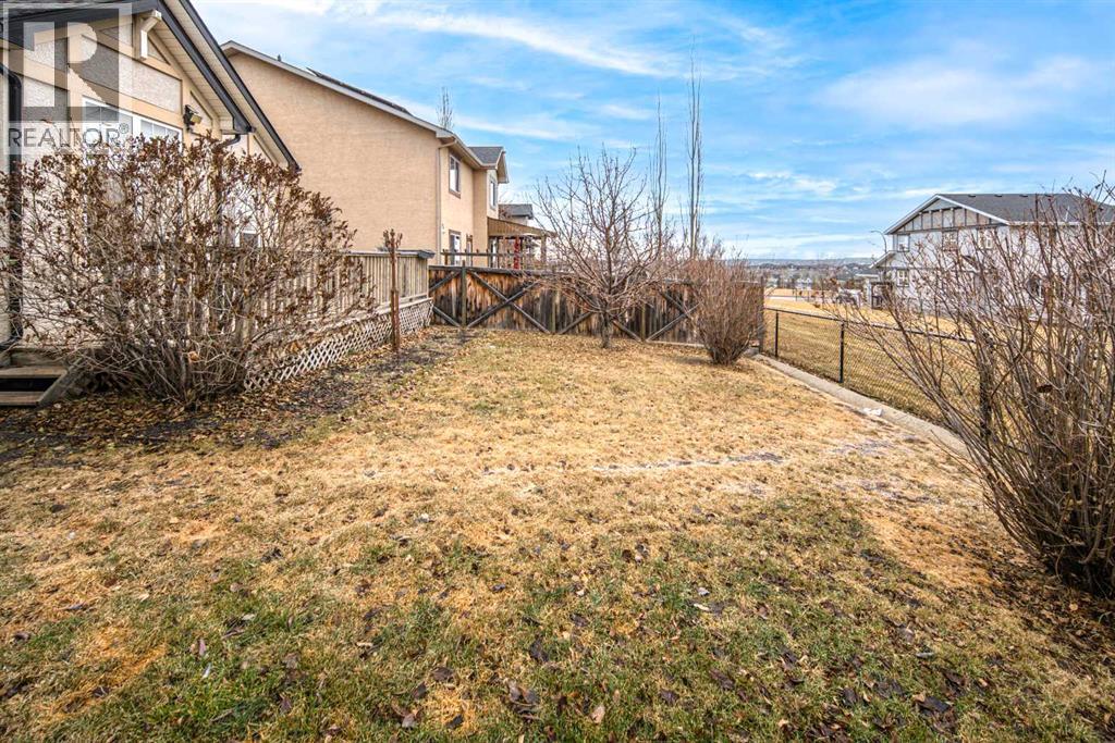 18 Hidden Creek Point Nw, Calgary, Alberta  T3A 6J6 - Photo 35 - A2272344