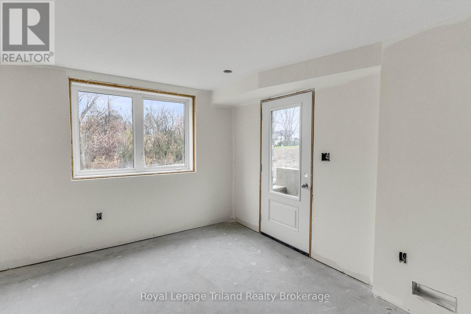 1242 Caen Avenue, Woodstock, Ontario  N4T 0J4 - Photo 9 - X12555688