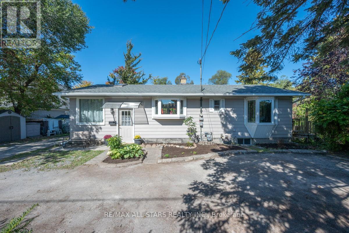 40 Riverglen Drive, Georgina, Ontario  L4P 2R1 - Photo 2 - N12440340