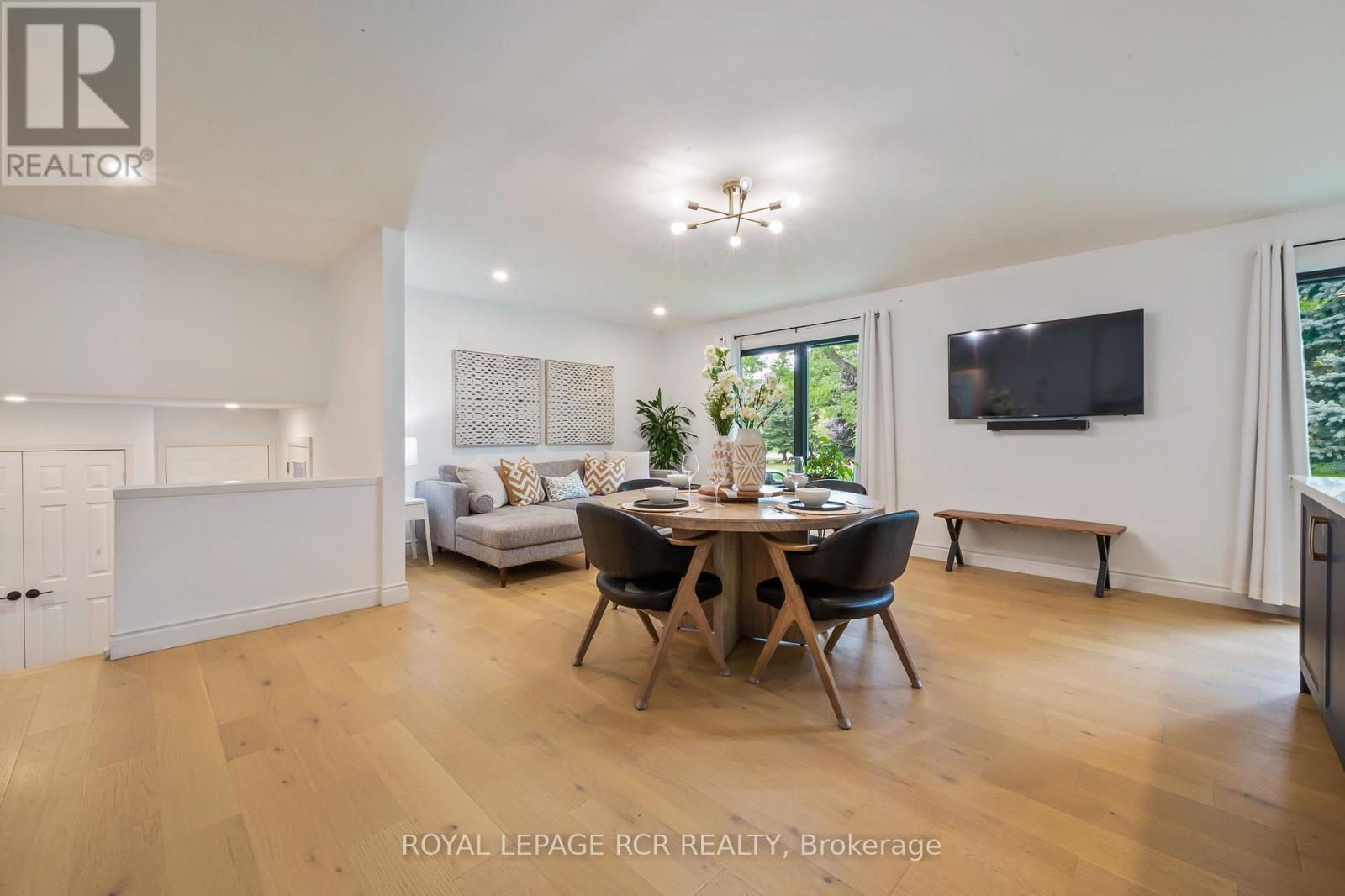 22 Arlow Road, Caledon, Ontario  L7K 0A5 - Photo 3 - W12380886