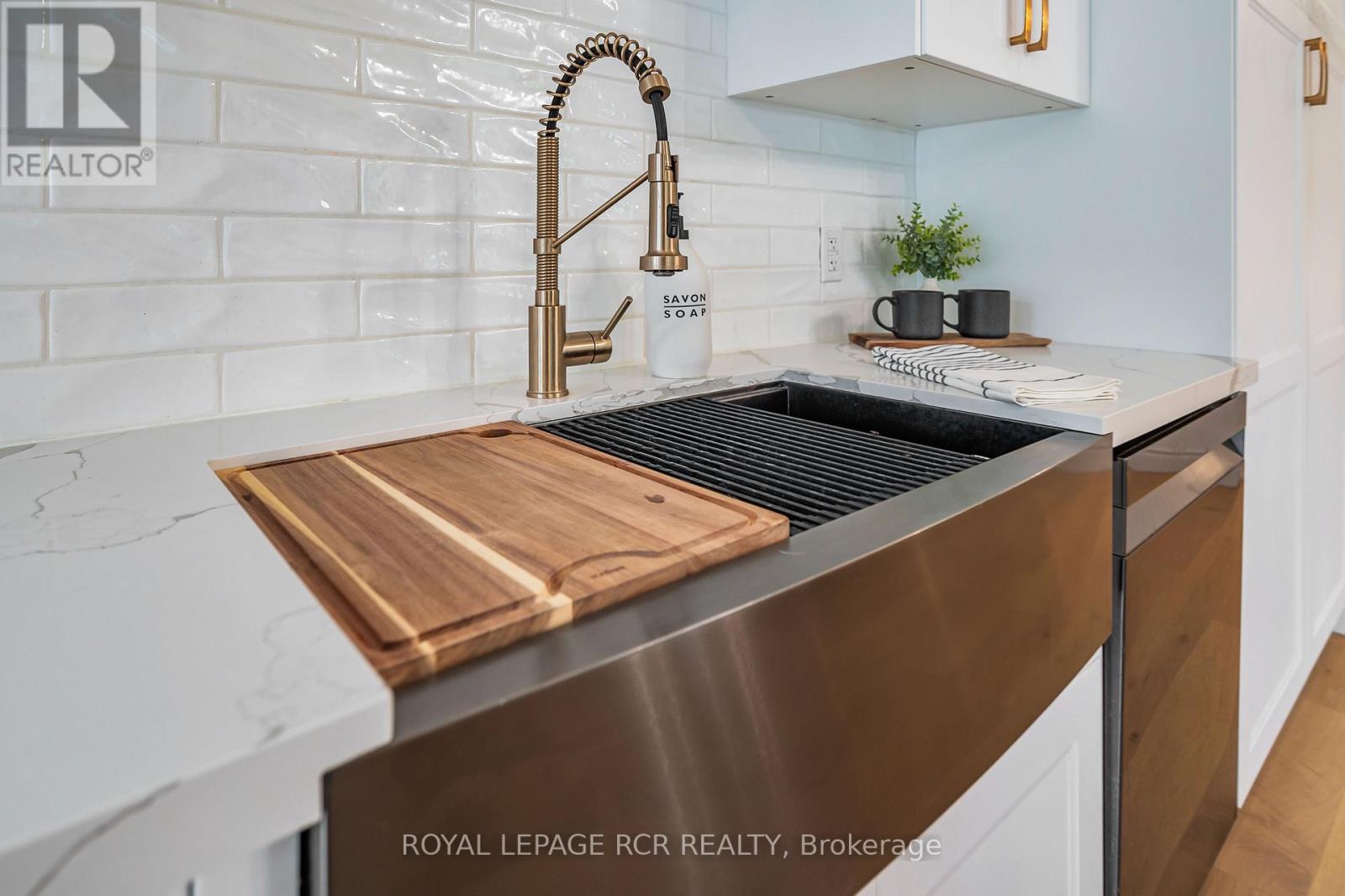 22 Arlow Road, Caledon, Ontario  L7K 0A5 - Photo 6 - W12380886