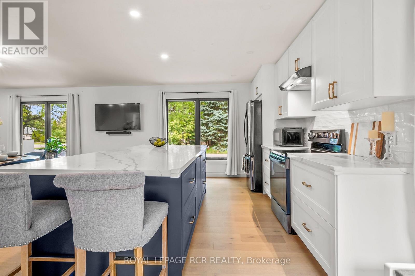 22 Arlow Road, Caledon, Ontario  L7K 0A5 - Photo 11 - W12380886