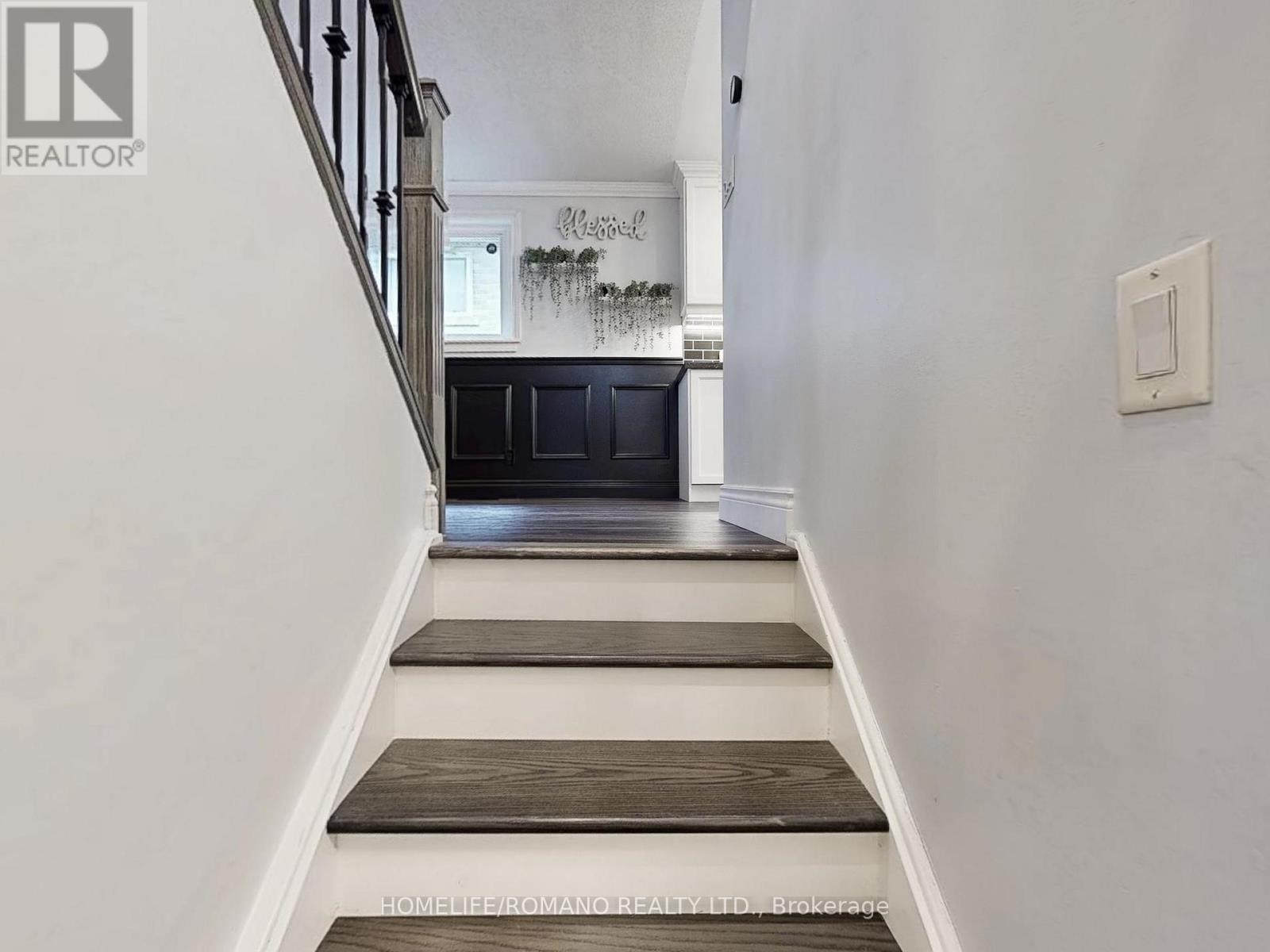 686 Irwin Crescent, Newmarket, Ontario  L3Y 5A2 - Photo 14 - N12572504