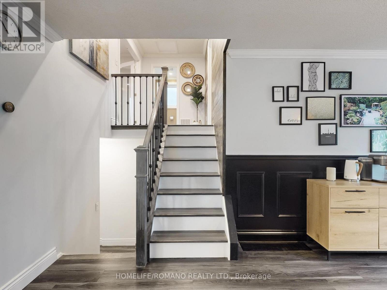 686 Irwin Crescent, Newmarket, Ontario  L3Y 5A2 - Photo 24 - N12572504