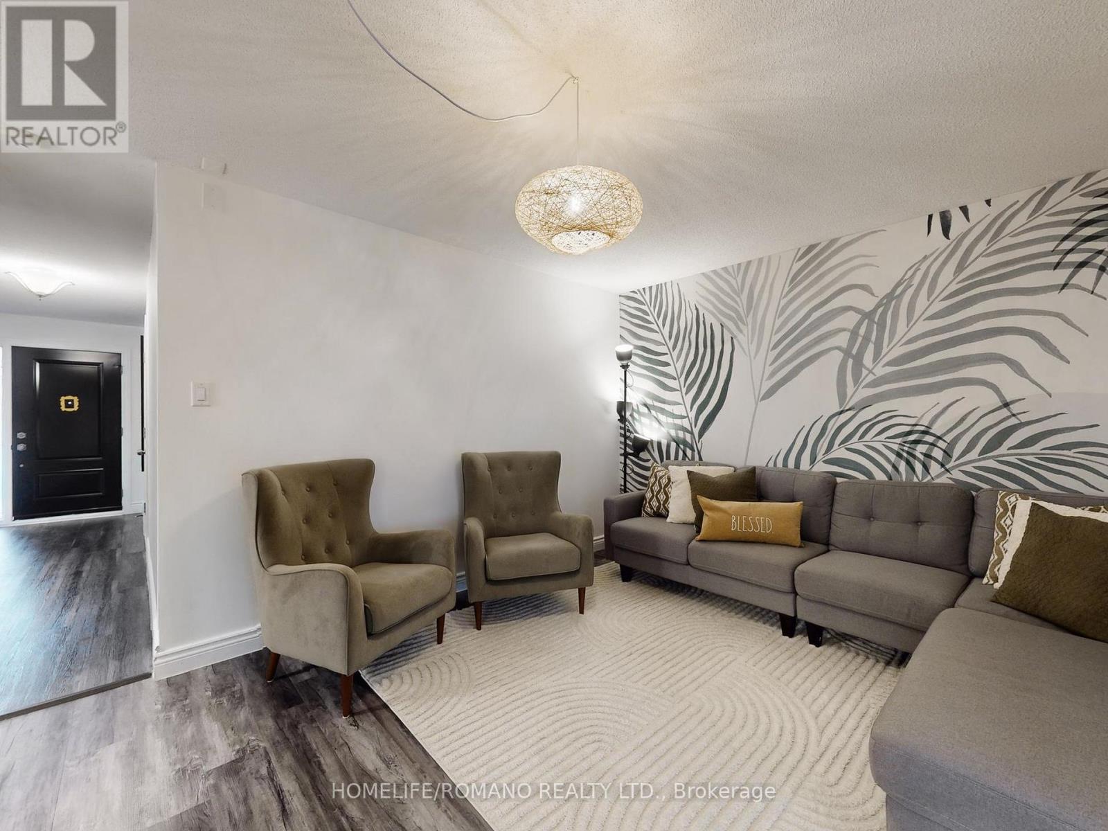 686 Irwin Crescent, Newmarket, Ontario  L3Y 5A2 - Photo 7 - N12572504