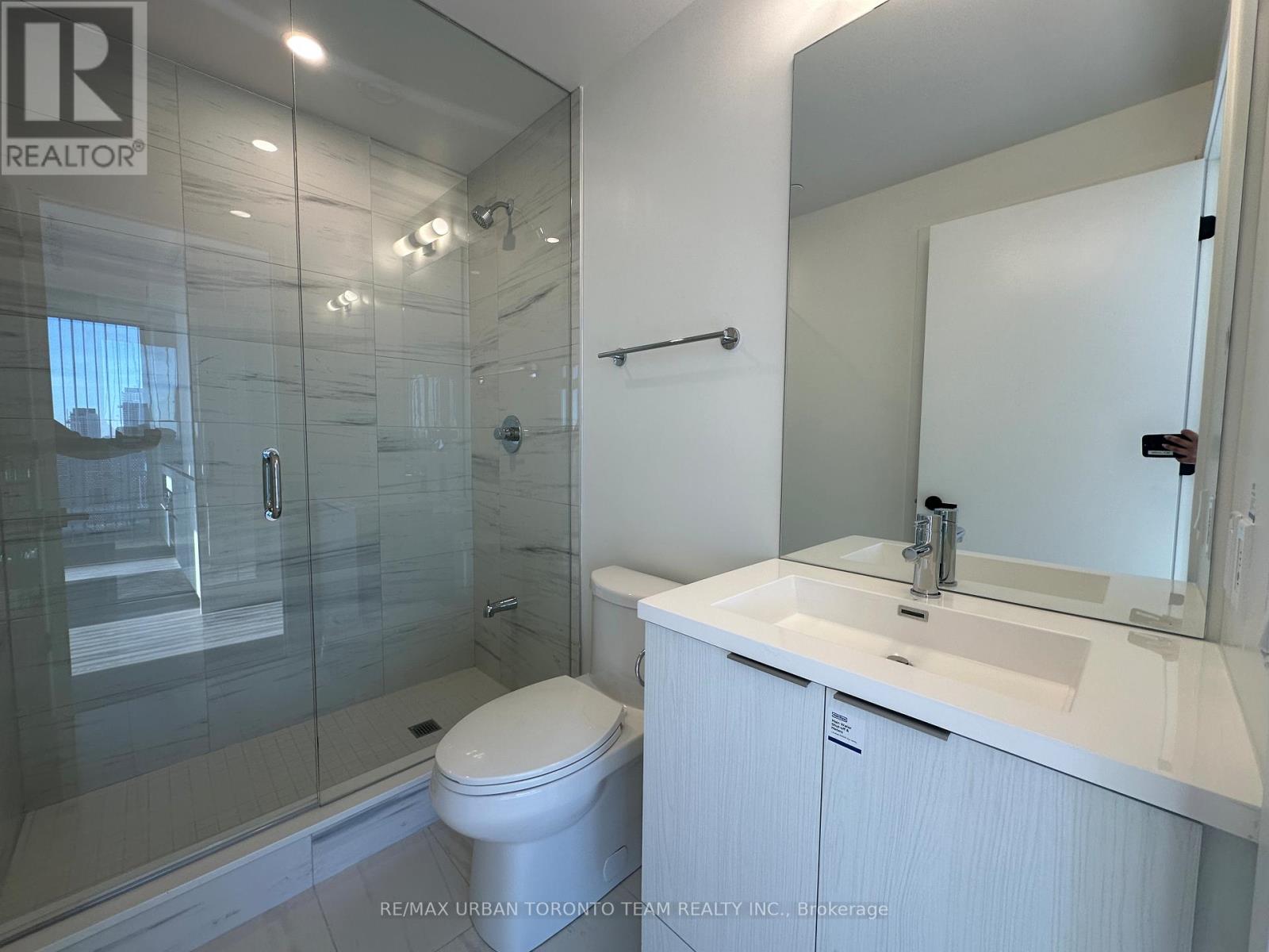 2509 - 8 Interchange Way, Vaughan, Ontario  L4K 5Z7 - Photo 12 - N12572512