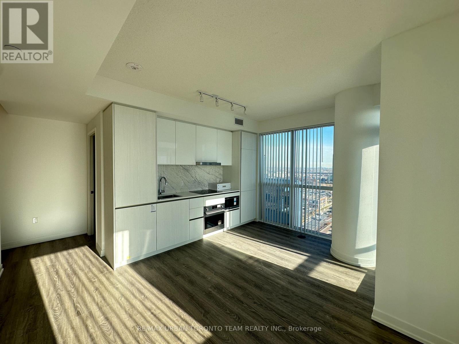 2509 - 8 Interchange Way, Vaughan, Ontario  L4K 5Z7 - Photo 15 - N12572512