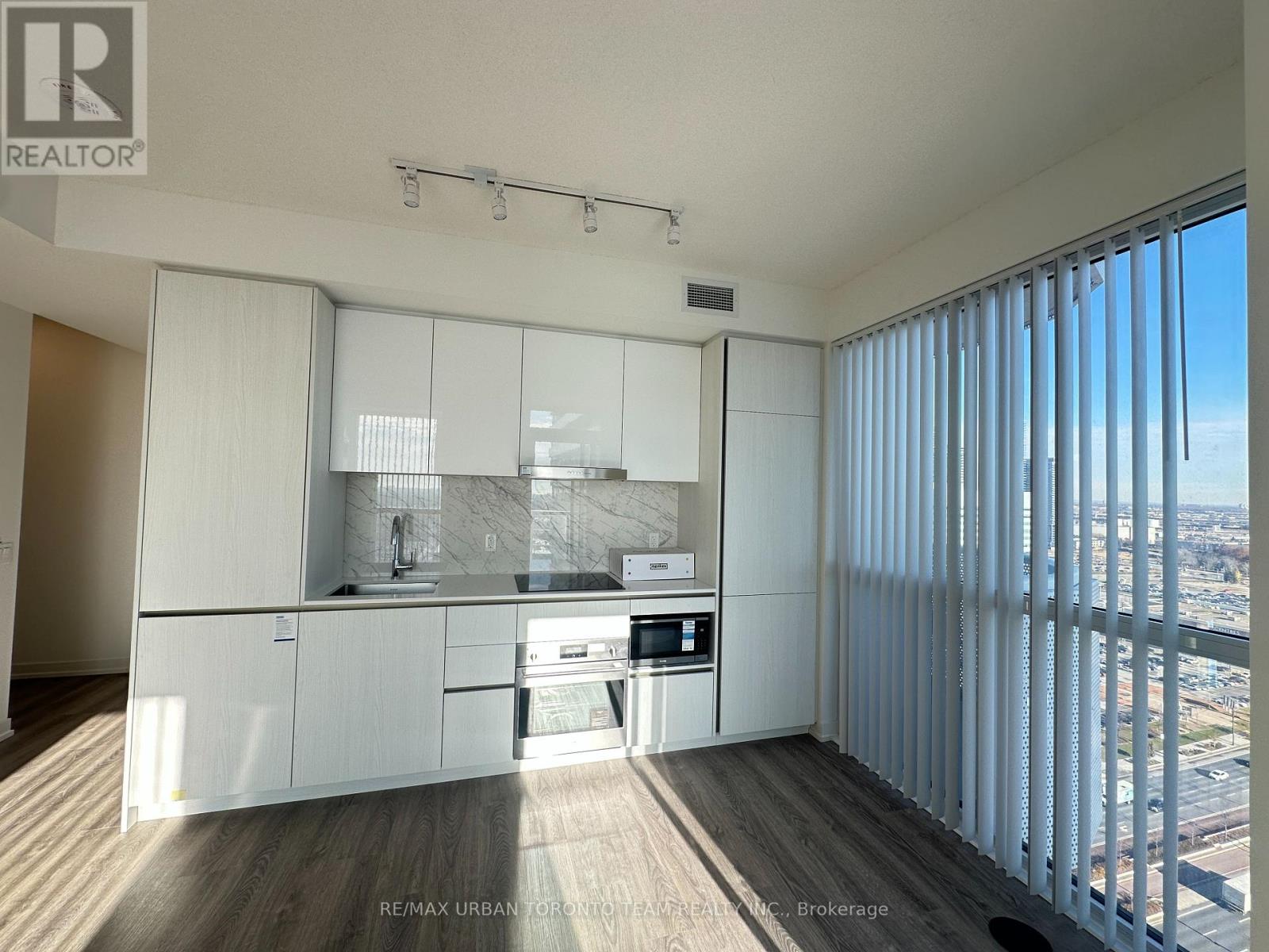 2509 - 8 Interchange Way, Vaughan, Ontario  L4K 5Z7 - Photo 16 - N12572512