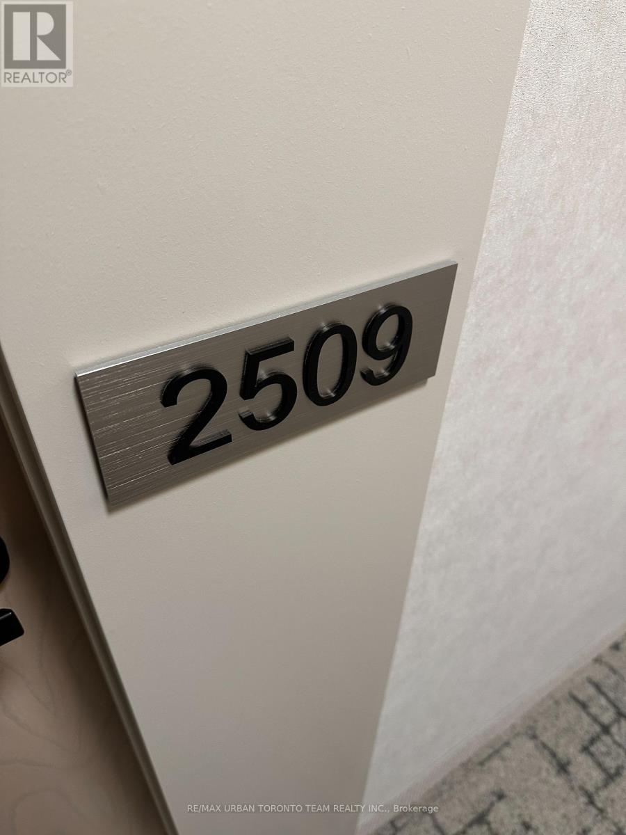 2509 - 8 Interchange Way, Vaughan, Ontario  L4K 5Z7 - Photo 2 - N12572512