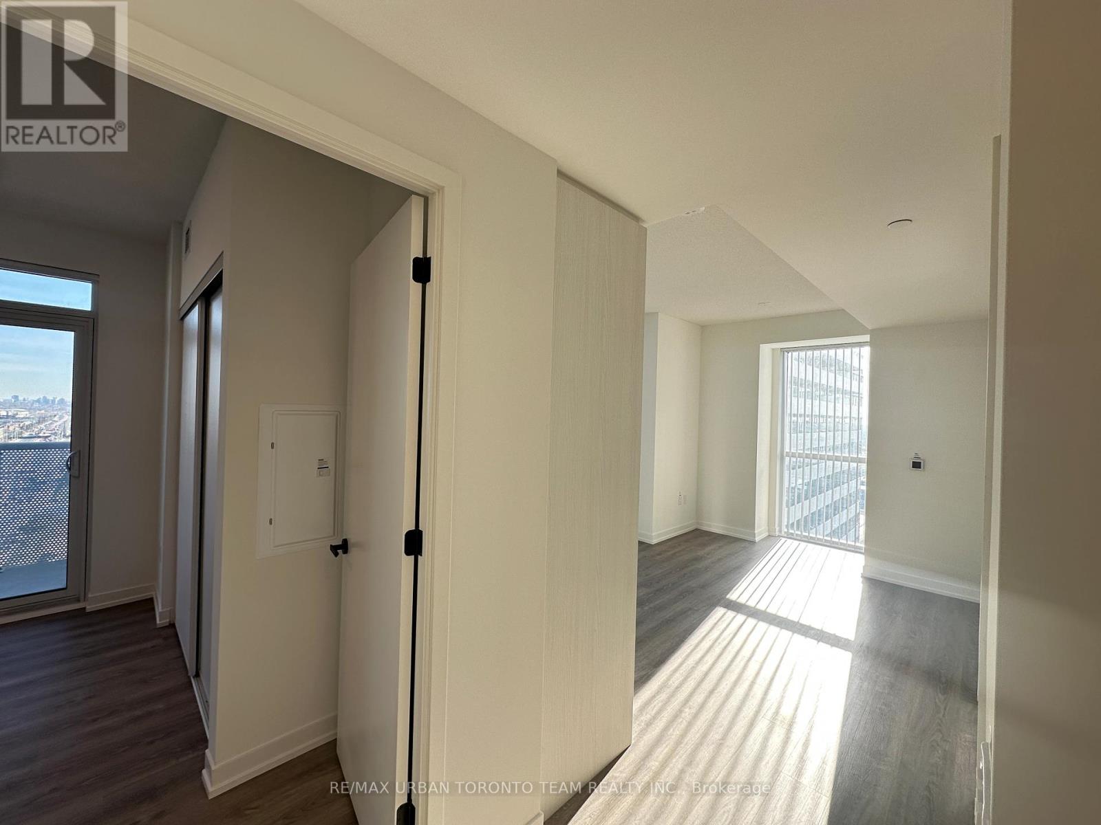 2509 - 8 Interchange Way, Vaughan, Ontario  L4K 5Z7 - Photo 5 - N12572512