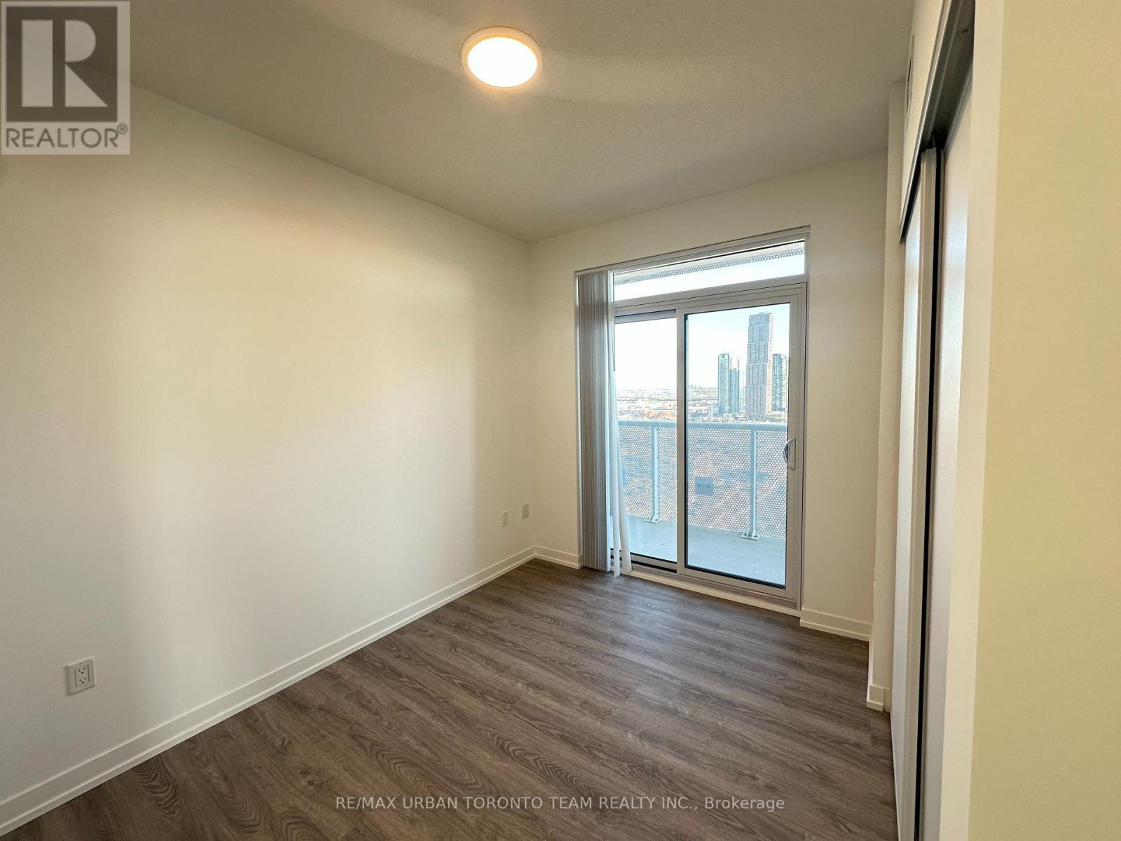 2509 - 8 Interchange Way, Vaughan, Ontario  L4K 5Z7 - Photo 6 - N12572512