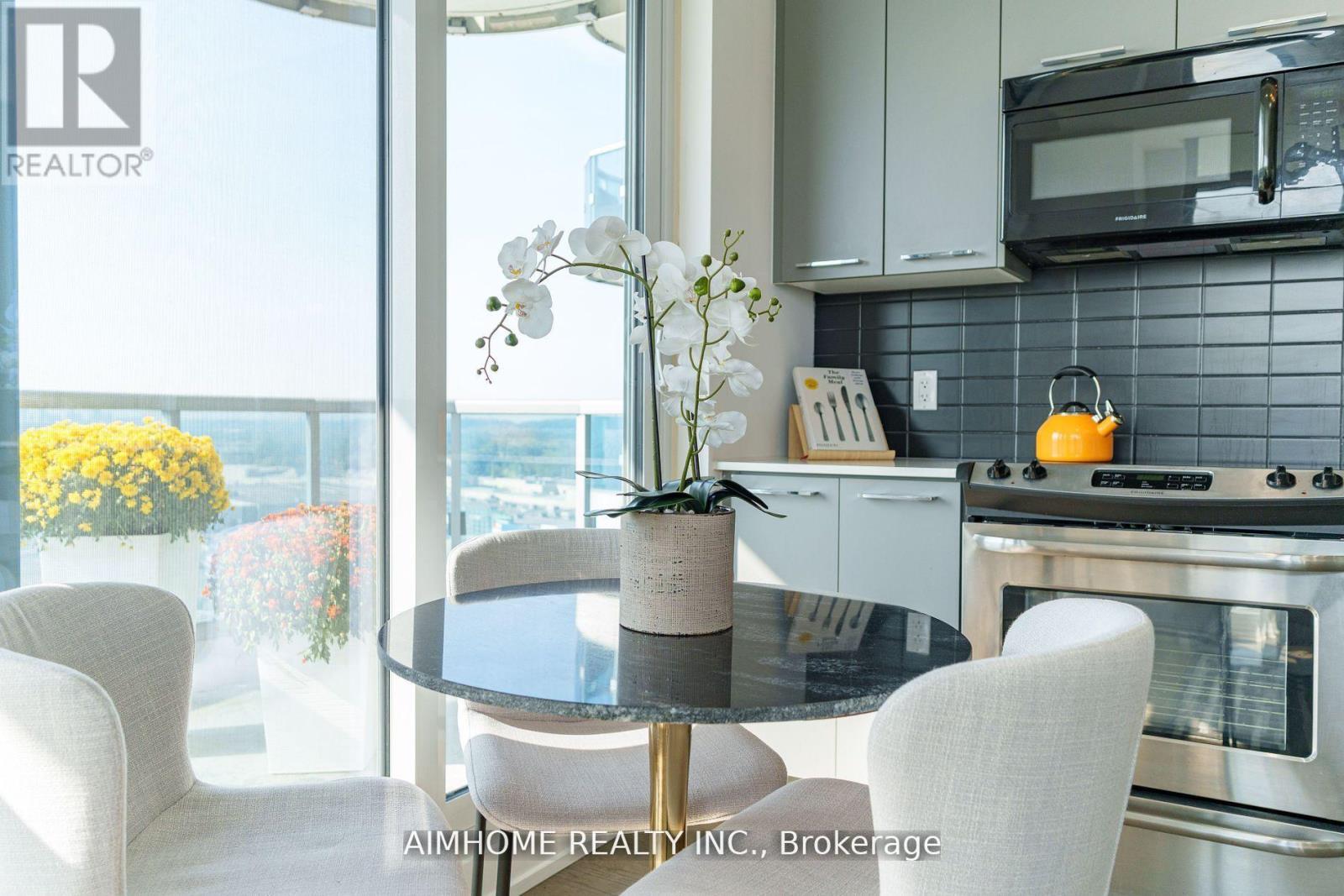 1202 - 9471 Yonge Street, Richmond Hill, Ontario  L4C 1V4 - Photo 8 - N12572548