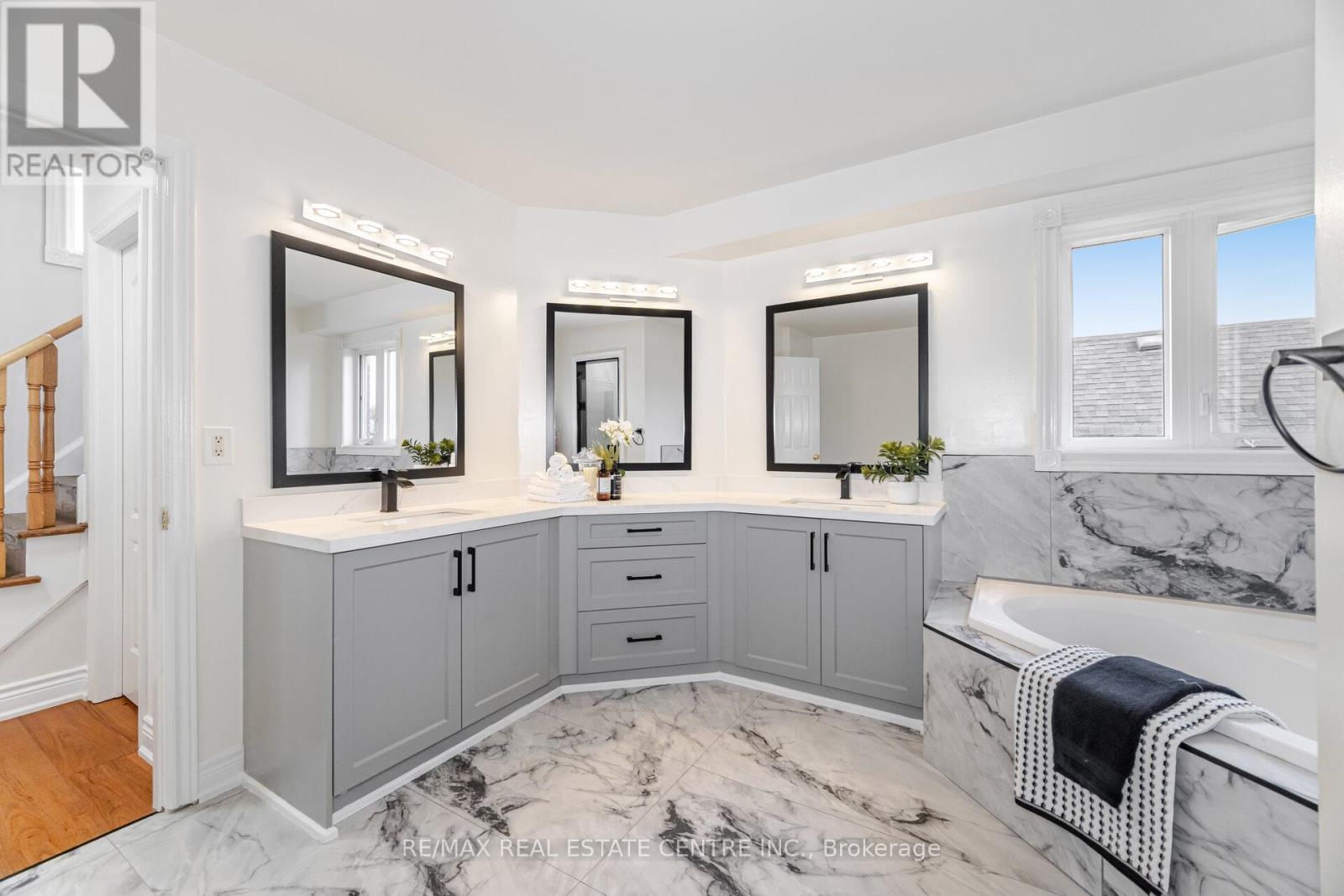 24 Futura Avenue, Richmond Hill, Ontario  L4S 1V2 - Photo 20 - N12572584